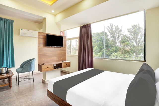 Hotel O GAYATHRI METRO DELUXE