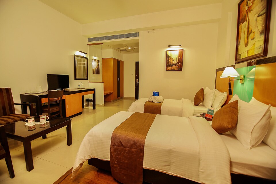 OYO Premium 018 MG Road Cochin Shipyard, MG Road Kochi, Kochi