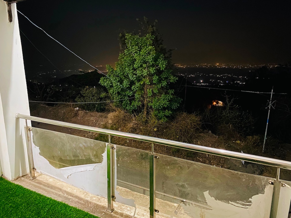 OYO 827139 The Destination Home Stay And Cafe, Kasauli, Kasauli