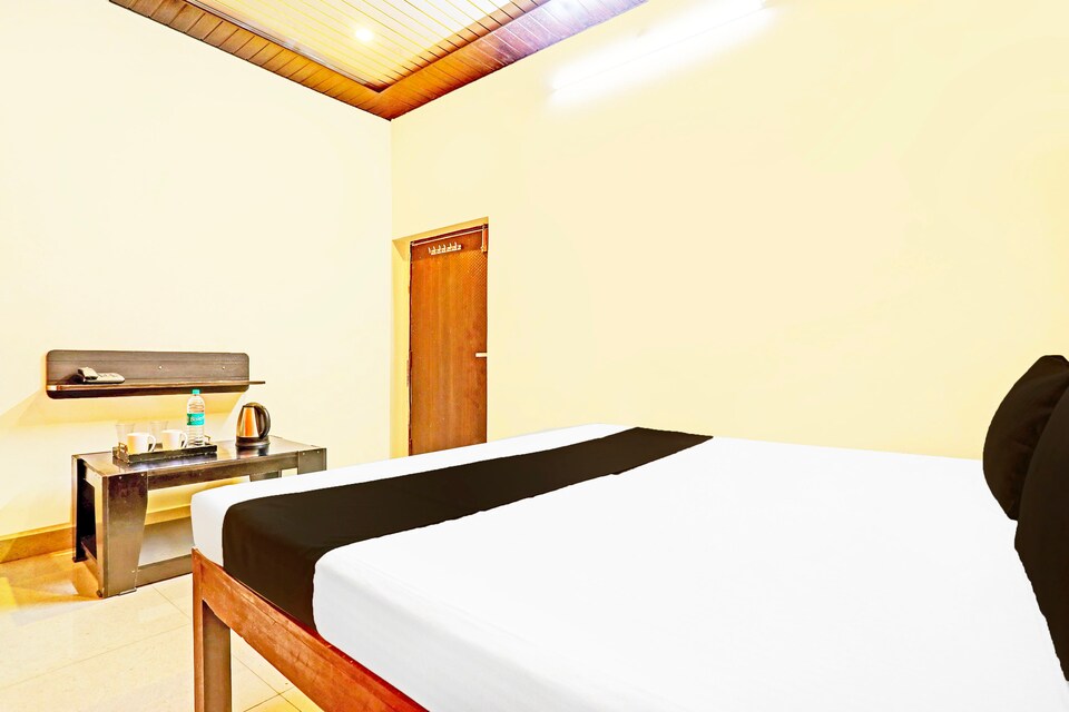 OYO 827179 Shree Chandra Moliswar Atithi Grih, Cantonment, Varanasi