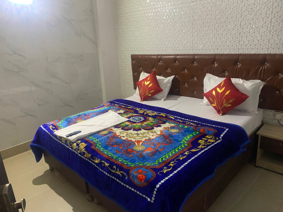 OYO 827208 The Maruti Hotel, Noida City, Noida