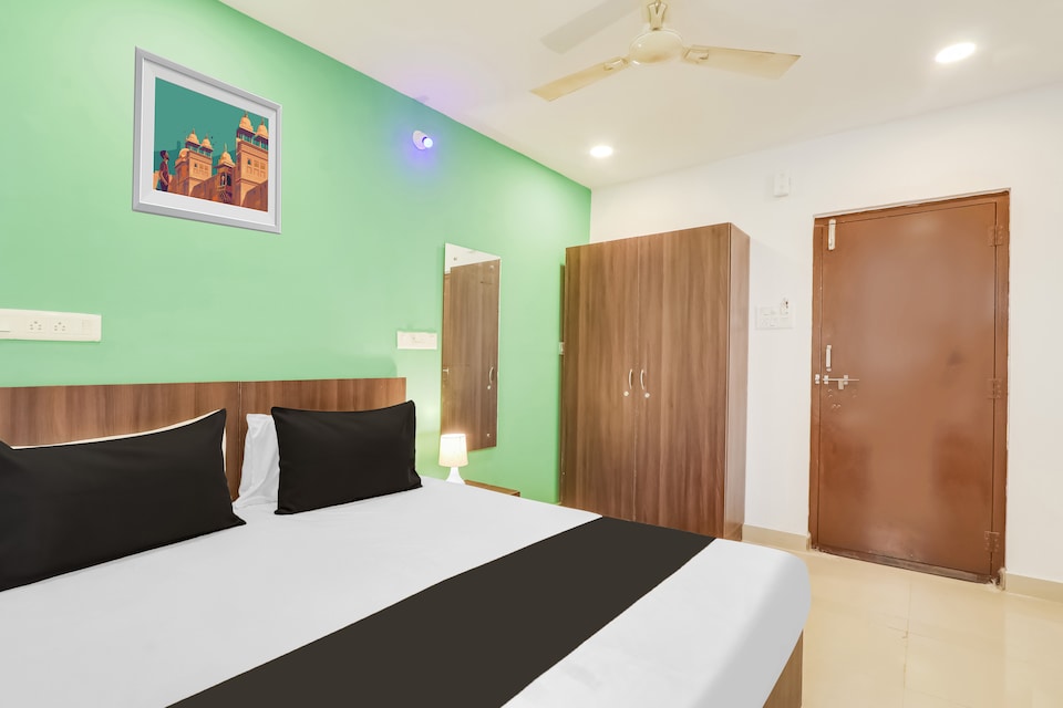 Hotel O Siri Inn guest house, Gachibowli, Hyderabad