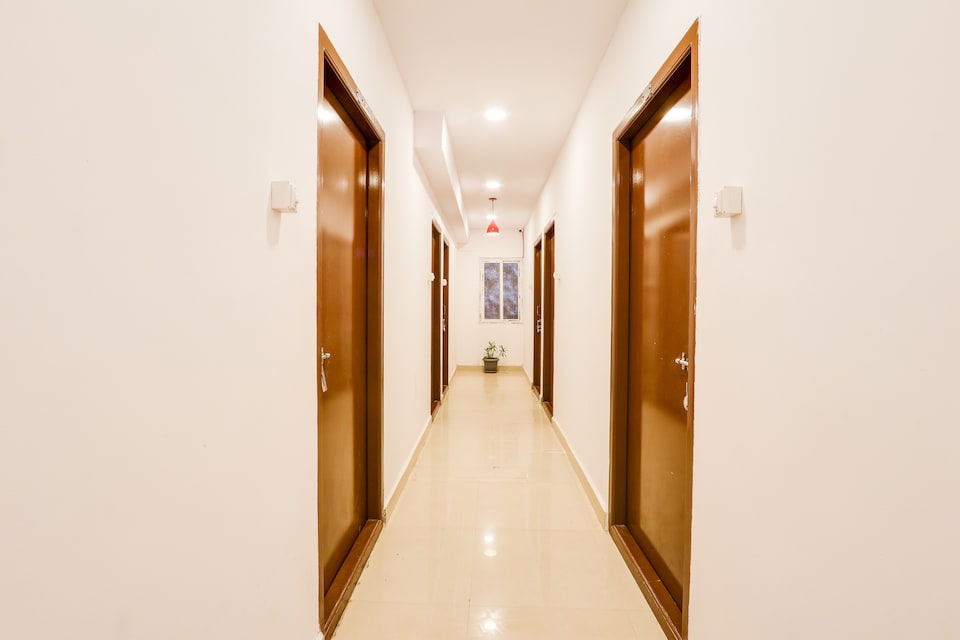 Hotel O Siri Inn guest house, Gachibowli, Hyderabad