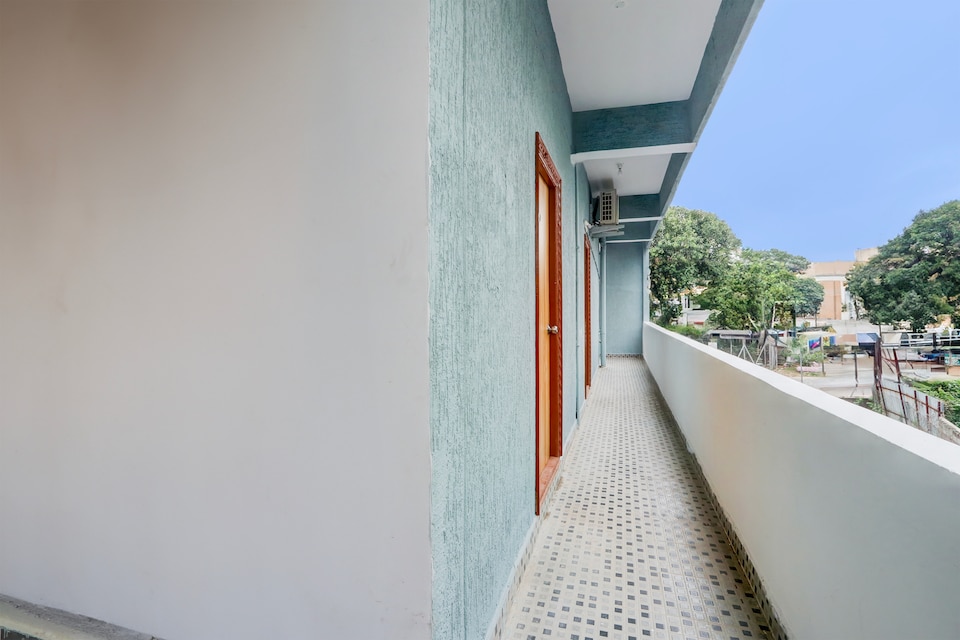 Hotel O Living Tree In, Ameerpet, Hyderabad