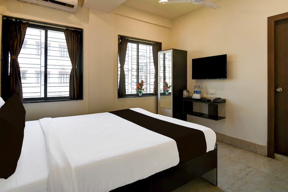 Collection O Axis Mall Road Formerly Moubani Residency, Rajarhat Kolkata, Kolkata
