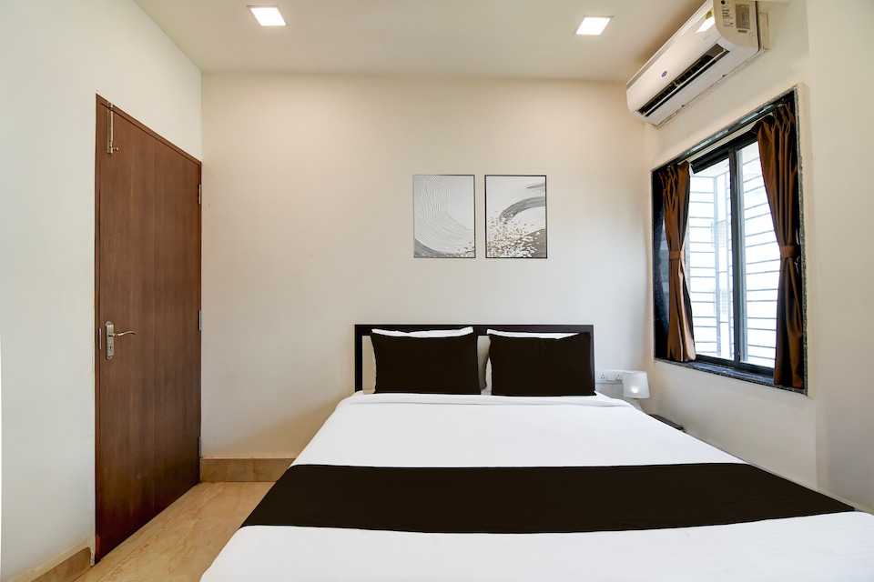 Collection O Axis Mall Road Formerly Moubani Residency, Rajarhat Kolkata, Kolkata