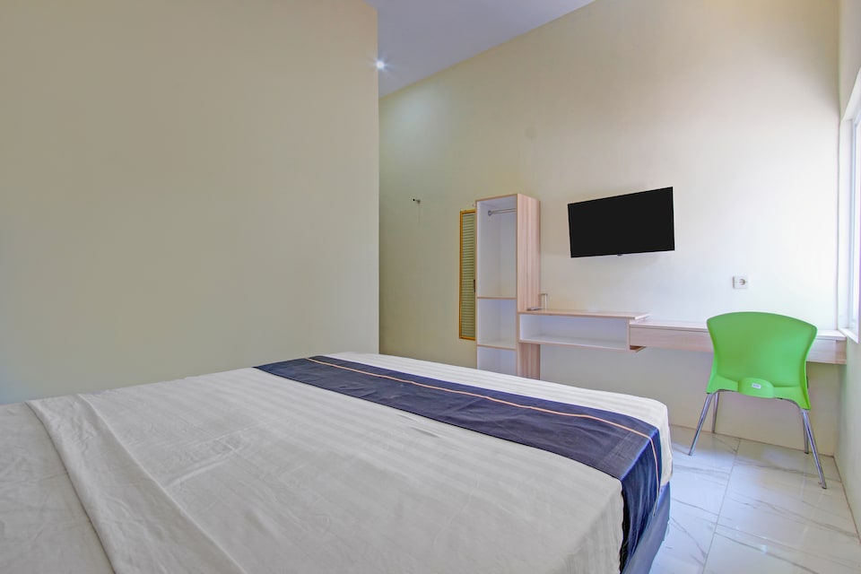 Capital O 94128 The Bale Teras't, Solo, Solo