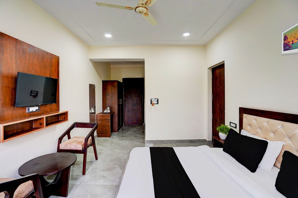 OYO 827333 Vihaan Residency, Greater Noida, Noida