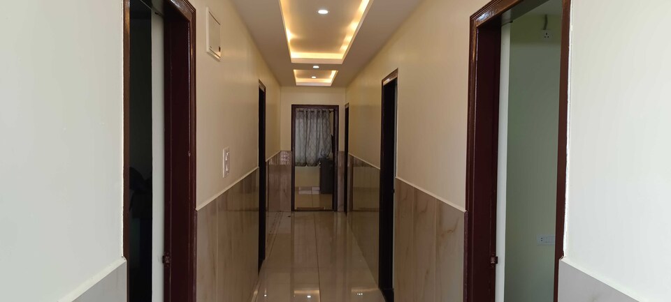 OYO 827352 Sri Sai Lodge, Hoskote Bangalore, Bangalore