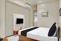 OYO 827373 PARADISE INN LODGING