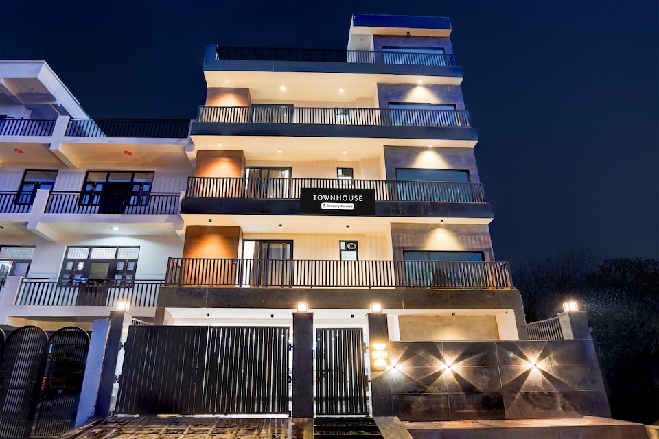 Super Townhouse Sector 143B Noida, Noida Expressway SEZ, Noida