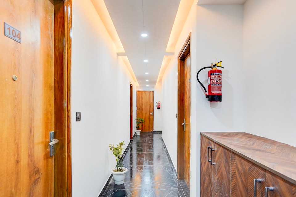 Super Townhouse Sector 143B Noida, Noida Expressway SEZ, Noida