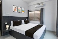 OYO 827563 Silver Line
