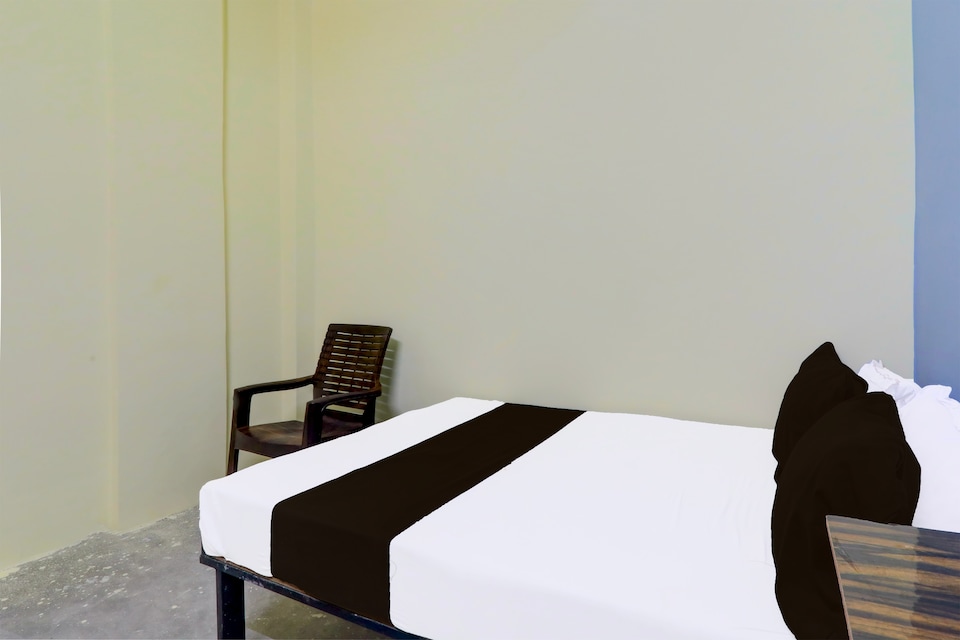 Hotel O sunrise guest house and restaurant, Kanpur Railway Station, Kanpur