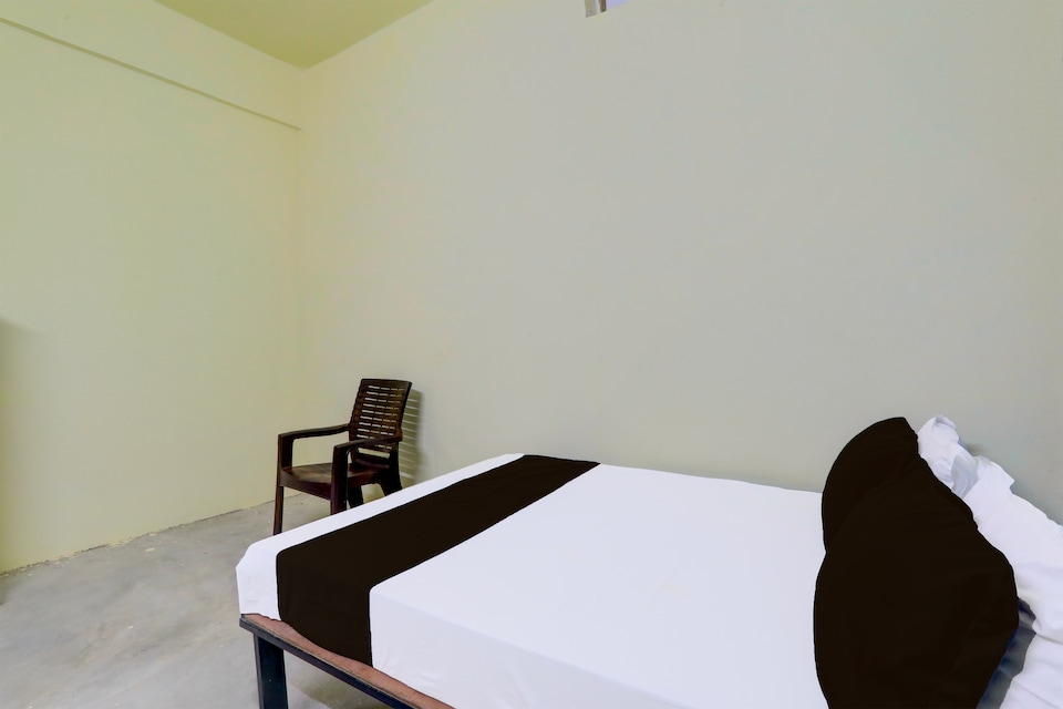 Hotel O sunrise guest house and restaurant, Kanpur Railway Station, Kanpur