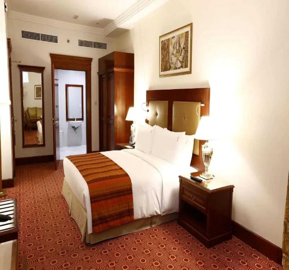 Sunday Hotel Holiday international Dubai  , Bur Dubai, Dubai