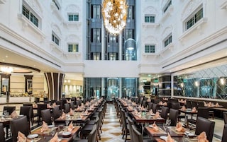 Sunday Hotel Holiday International Dubai  