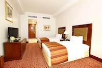 Sunday Hotel Holiday international Dubai  