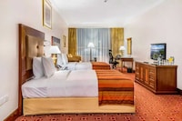 Sunday Hotel Holiday international Dubai  