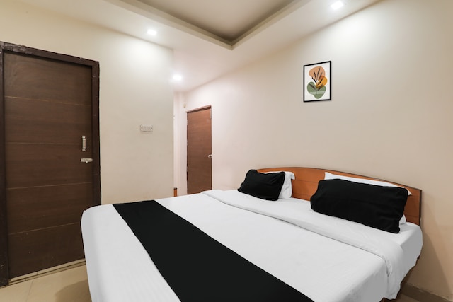 Hotel O Krishna Nagar Metro Formerly TJ International