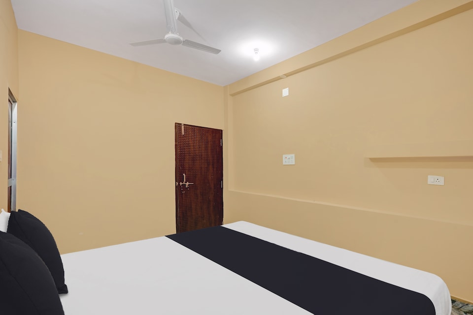 Hotel O Mayur Residency, Harmu, Ranchi