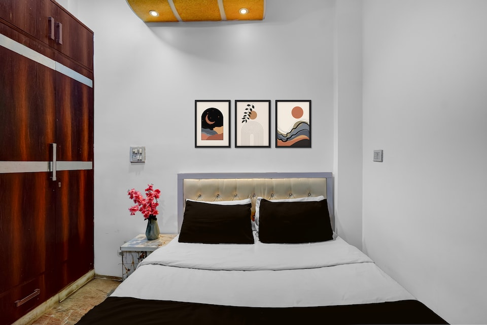 Hotel O Iskcon Temple Rohini Formerly Golden Key, Pitampura - Rohini Delhi, दिल्ली