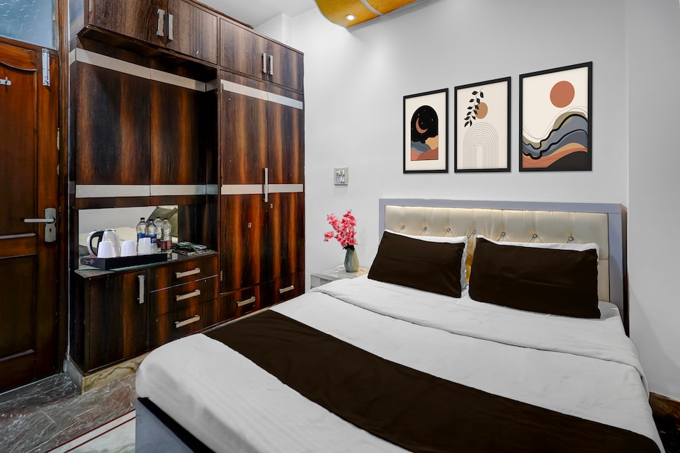 Hotel O Iskcon Temple Rohini Formerly Golden Key, Pitampura - Rohini Delhi, Delhi