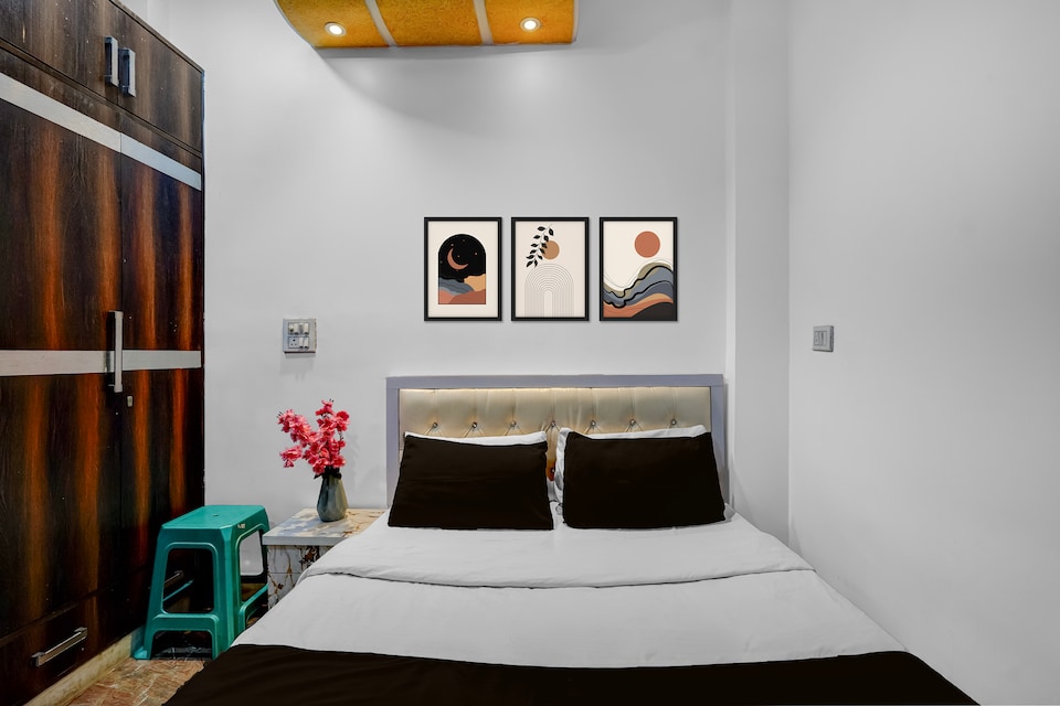 Hotel O Iskcon Temple Rohini Formerly Golden Key, Pitampura - Rohini Delhi, Delhi