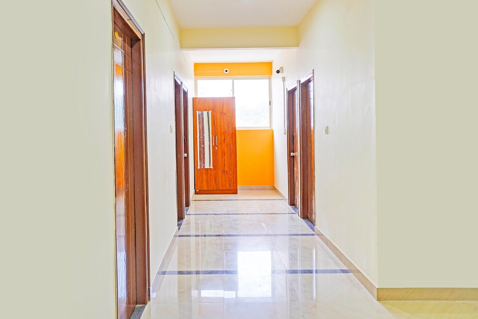 Hotel O JK Blue Rock Comforts, KR Puram Bangalore, Bangalore