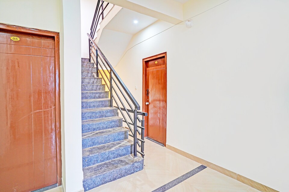 Hotel O JK Blue Rock Comforts, KR Puram Bangalore, Bangalore