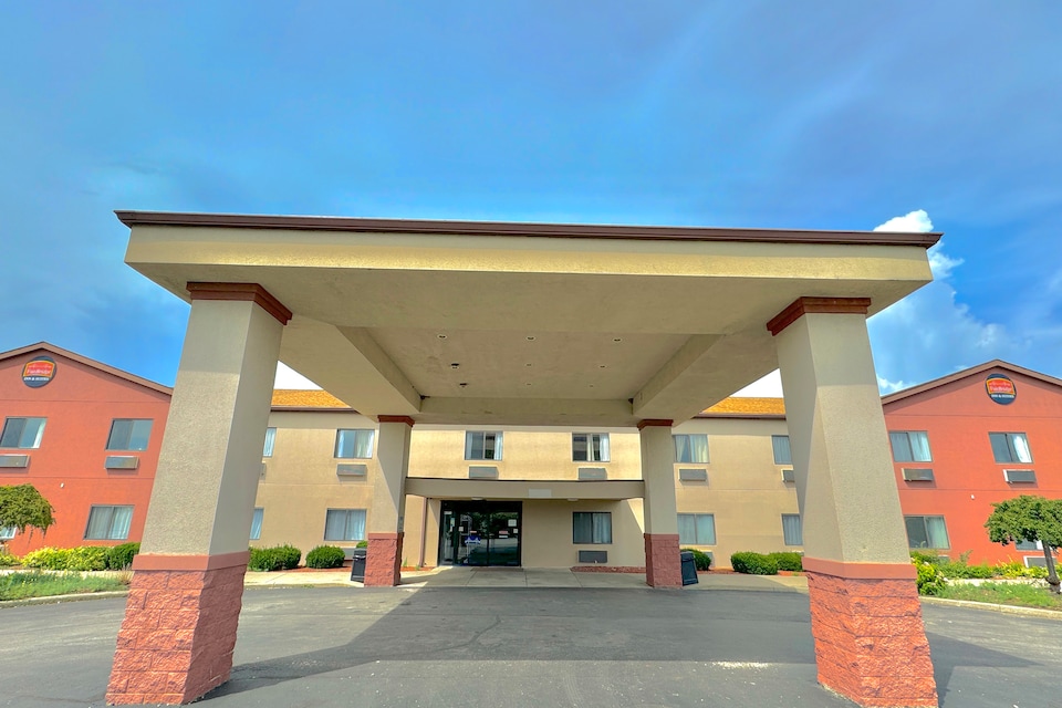 Fairbridge Inn & Suites Batavia - Darien Amusement Park,  Batavia, NY , Batavia