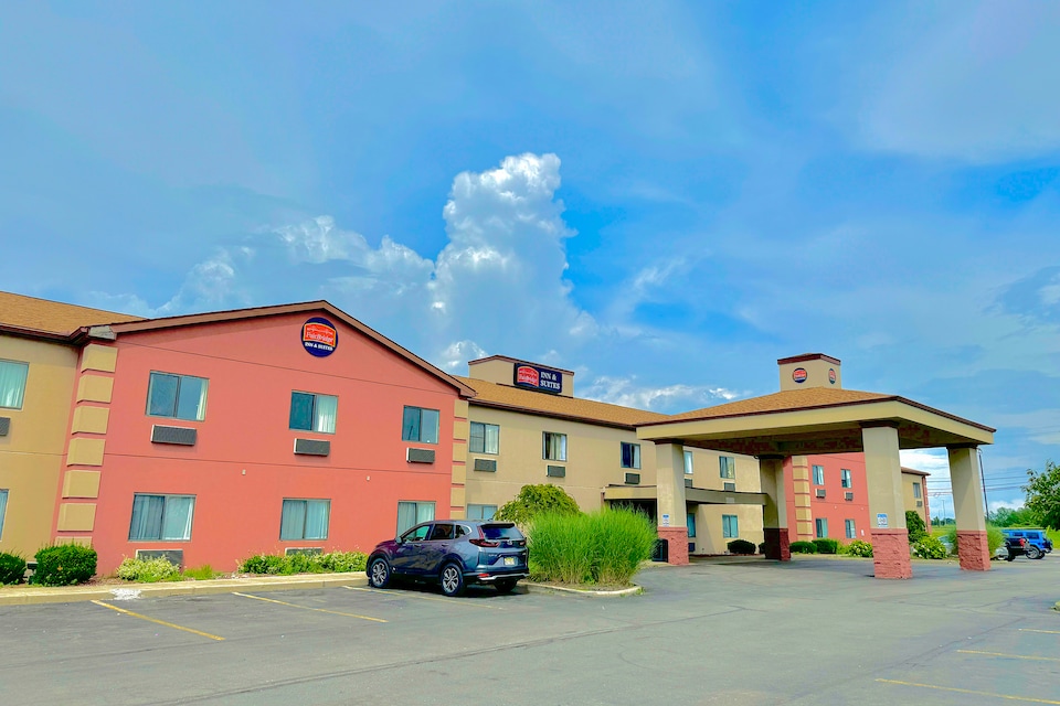 Fairbridge Inn & Suites Batavia - Darien Amusement Park,  Batavia, NY , Batavia