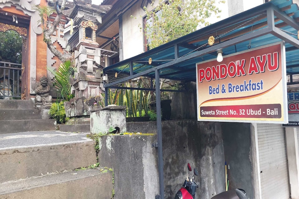 Super OYO Capital O  Pondok Ayu Homestay, Gianyar, Bali