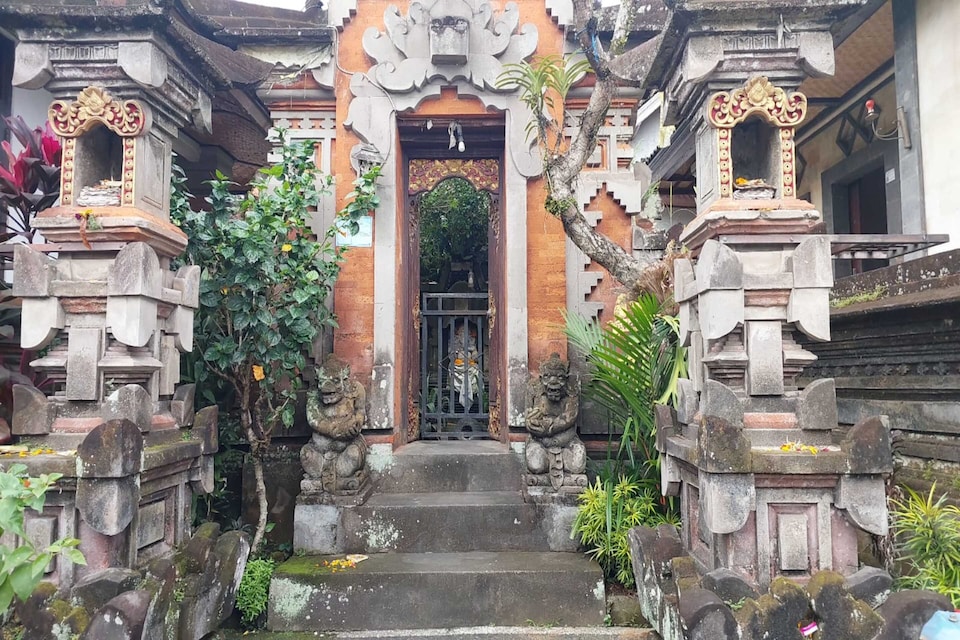 Super OYO Capital O  Pondok Ayu Homestay, Gianyar, Bali