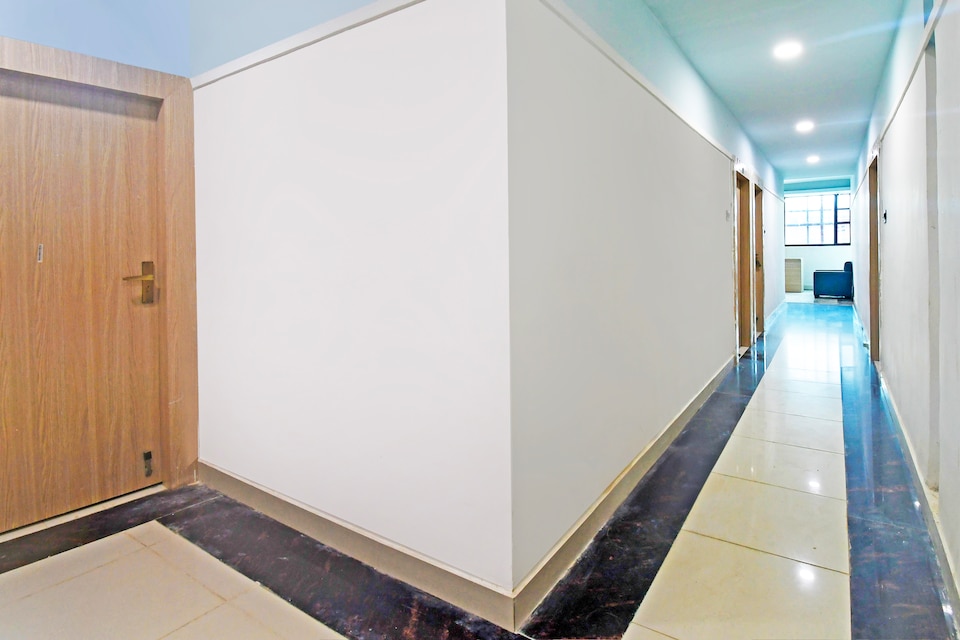 Super OYO 828011 Hotel Dharohar, Piska More, Ranchi