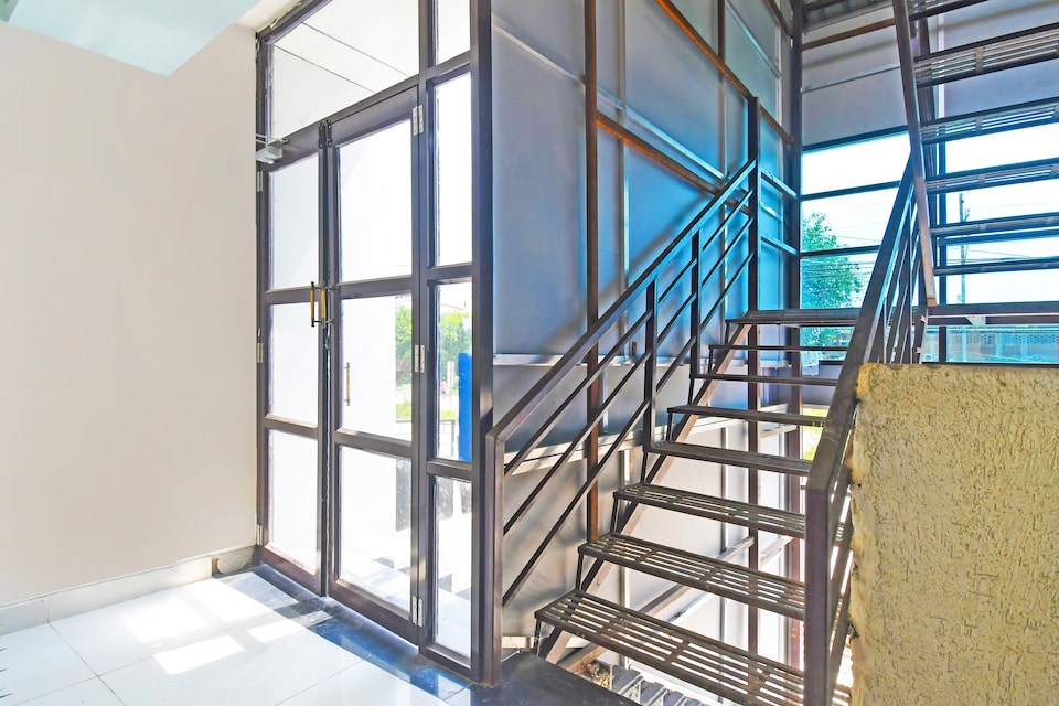 Super OYO 828011 Hotel Dharohar, Piska More, Ranchi