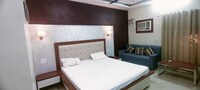 OYO 828030 JD Farm And Resorts