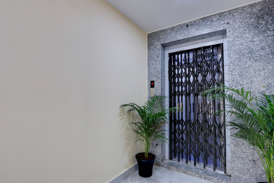 Hotel O Ss ome inn ultra luxury rooms, Ameerpet, Hyderabad