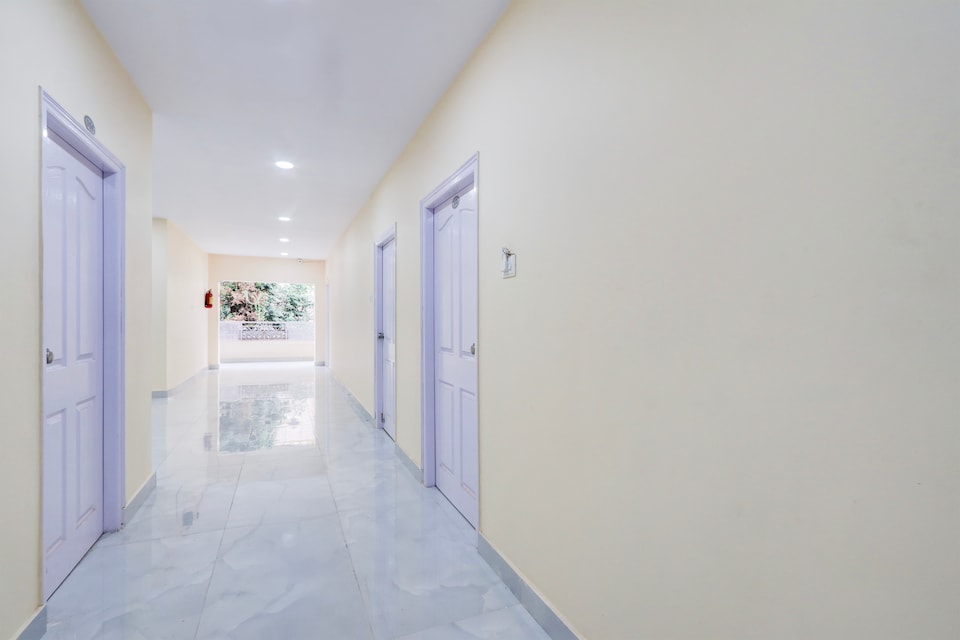 Hotel O Ss ome inn ultra luxury rooms , Ameerpet, Hyderabad