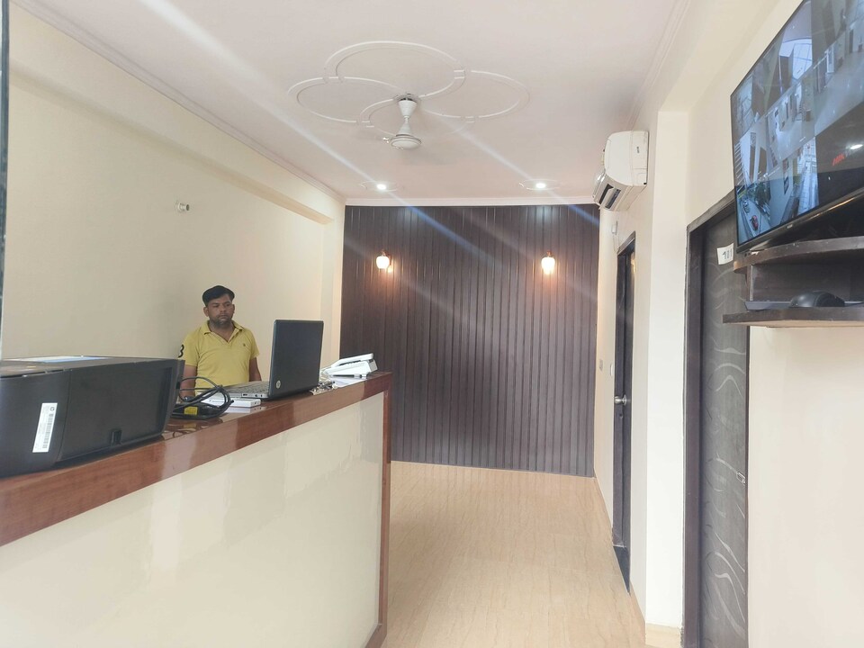 OYO 828172 Hotel Villa Vista, Noida City, Noida