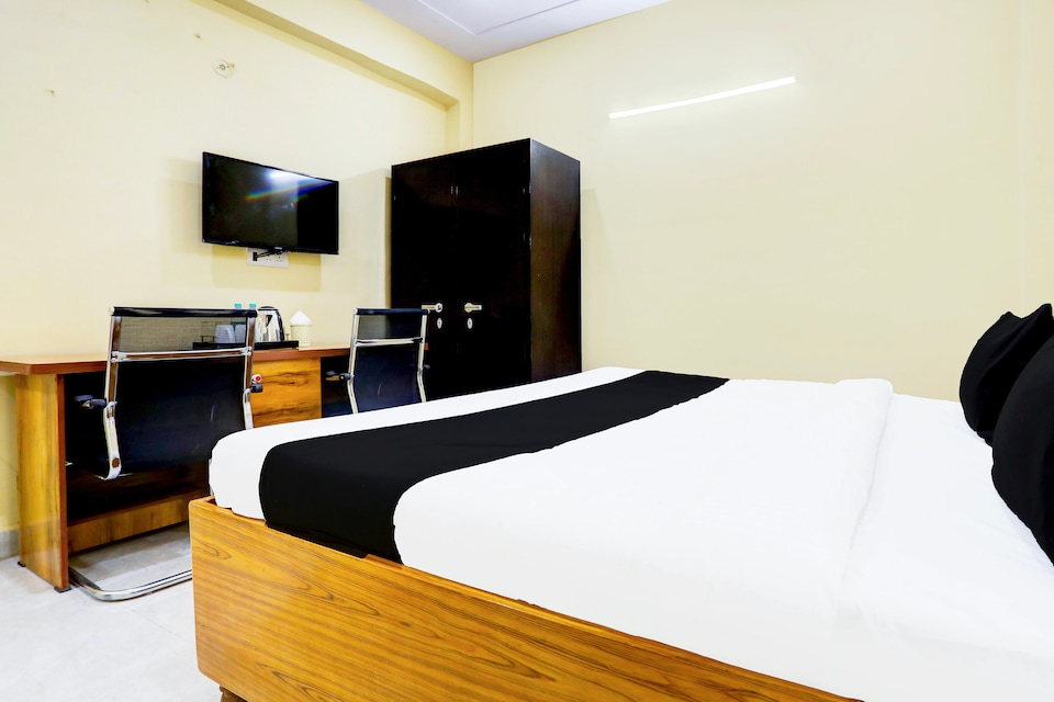 Hotel O Mother Touch, Noida City, Noida