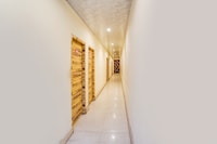 OYO 828195 Hotel Platinum