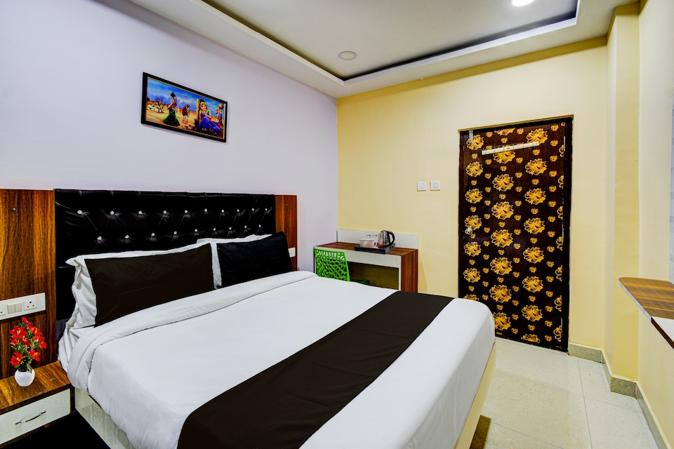 Hotel O Hafizpet Railway Station Formerly Noble Grand, Kondapur, Hyderabad