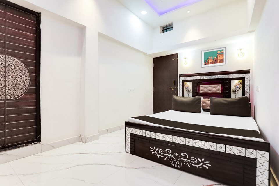 Hotel O AVN, Pandri Road, Raipur