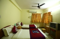OYO Apartment Hotel Jothi Comfort Perungudi Near Thiruvalluvar Nagar Beach