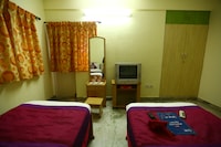 OYO Apartment Hotel Jothi Comfort Perungudi Near Thiruvalluvar Nagar Beach