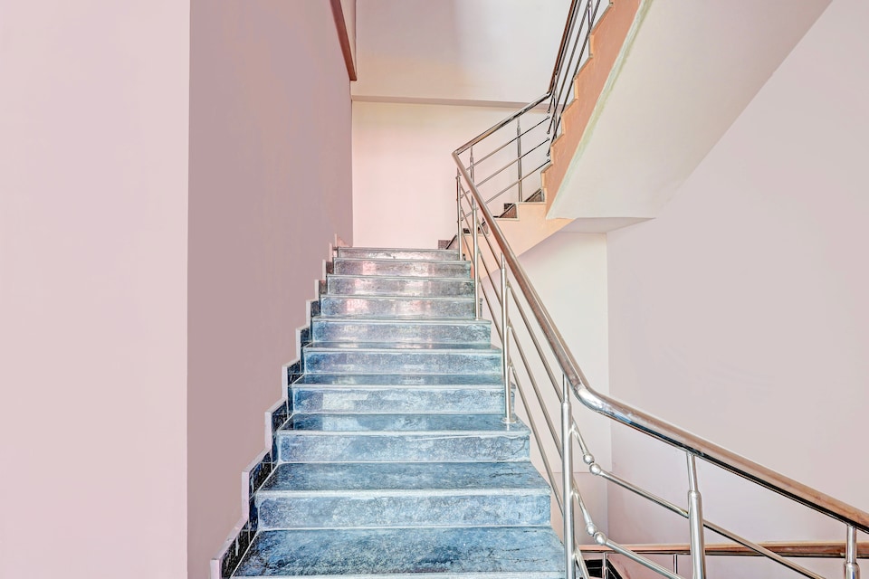 Hotel O Ramarvapadu Near ESI Hospital, Mahanadu Extension VIjayawada, Vijayawada