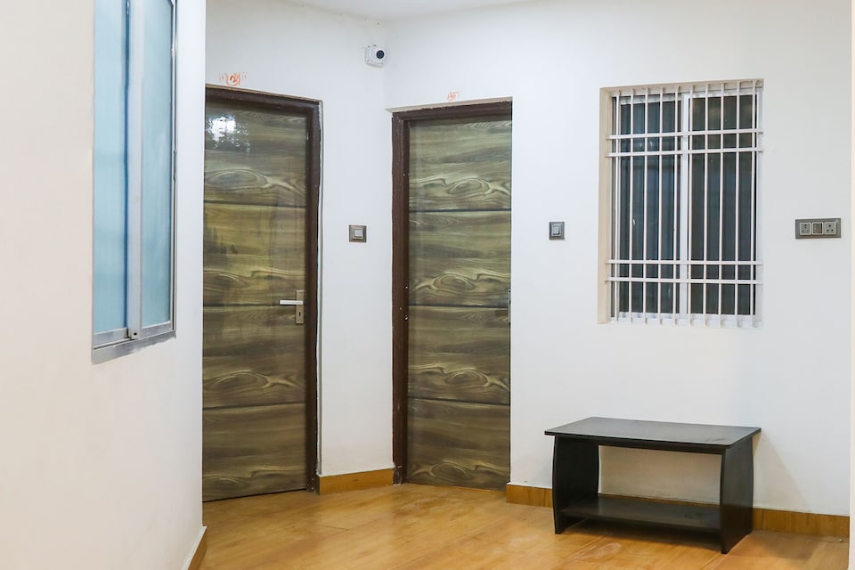 Hotel O City Hotel & Lodge , Airport Road - Raipur, Raipur