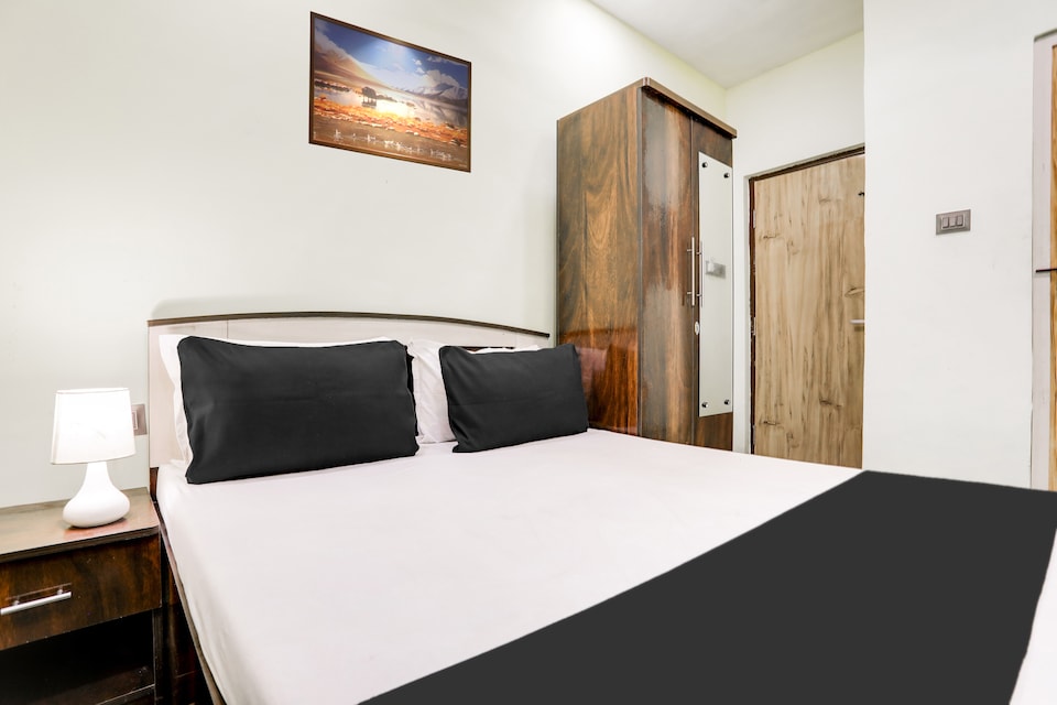 Hotel O City Hotel & Lodge , Airport Road - Raipur, Raipur