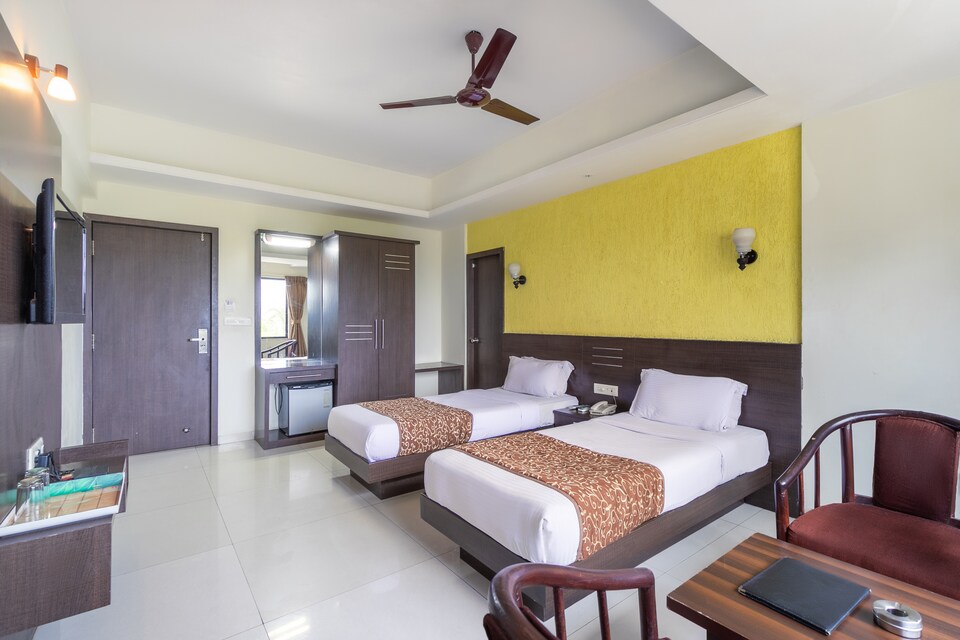 Palette - Hotel Reevanta, Devka Road Daman, Daman